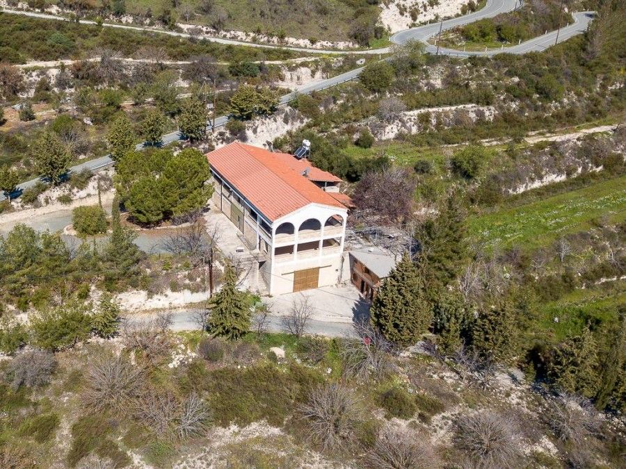 Villa in Limassol, Cyprus, 730 sq.m - picture 1