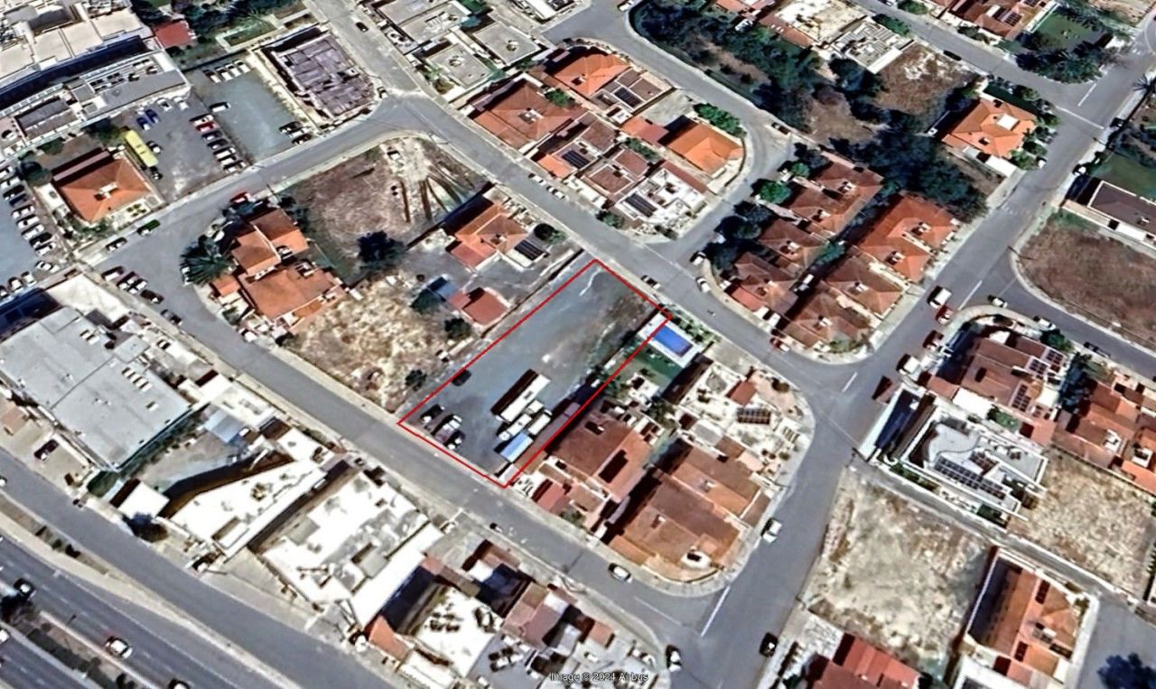 Land in Larnaca, Cyprus, 1 180 sq.m - picture 1