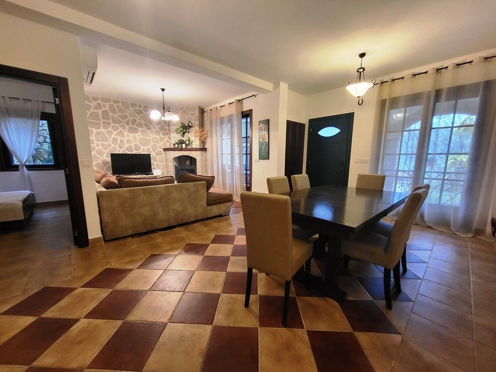 Appartement à Kotor, Monténégro, 126 m2 - image 1