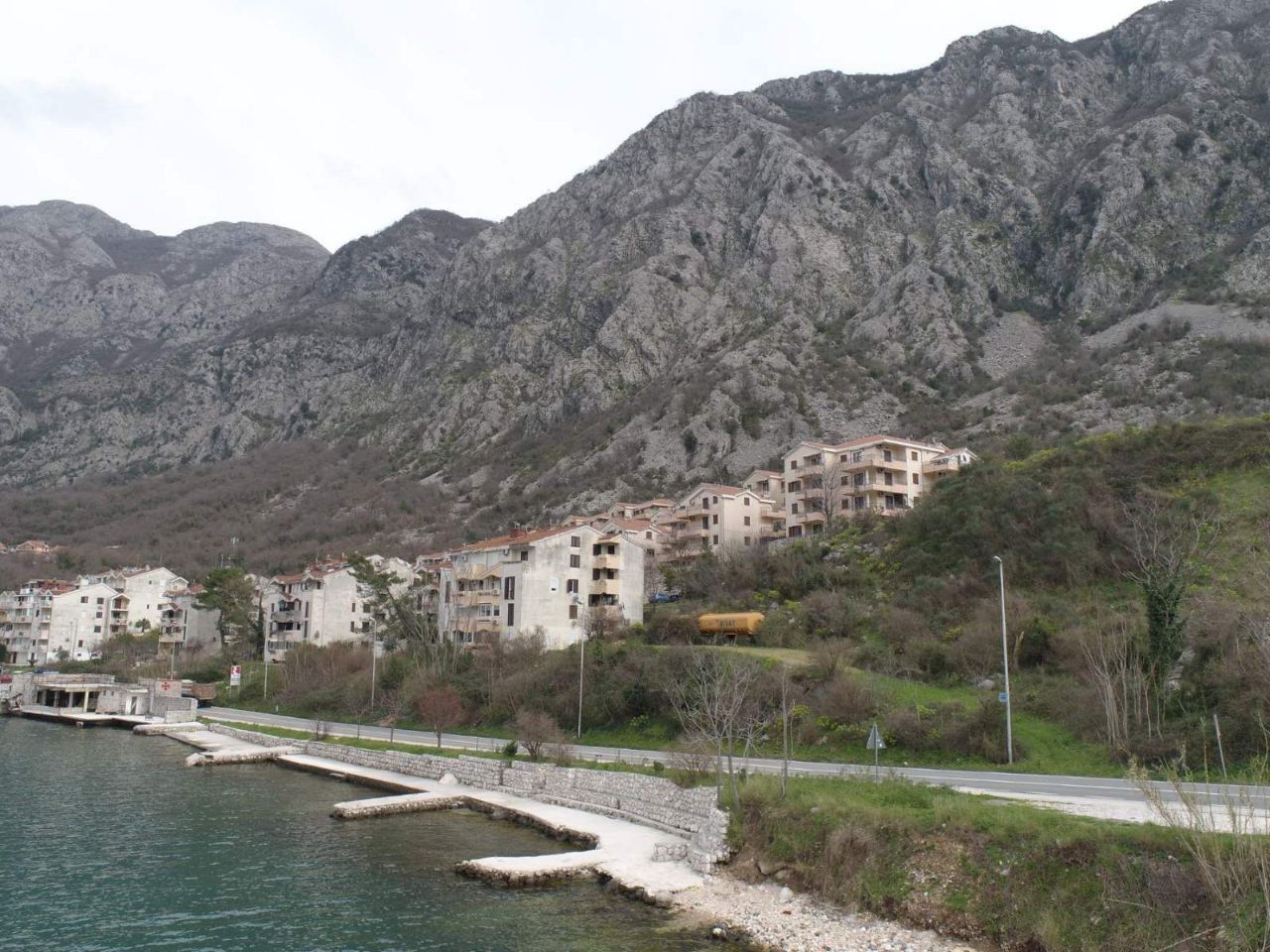 Land in Risan, Montenegro, 2 200 ares - picture 1