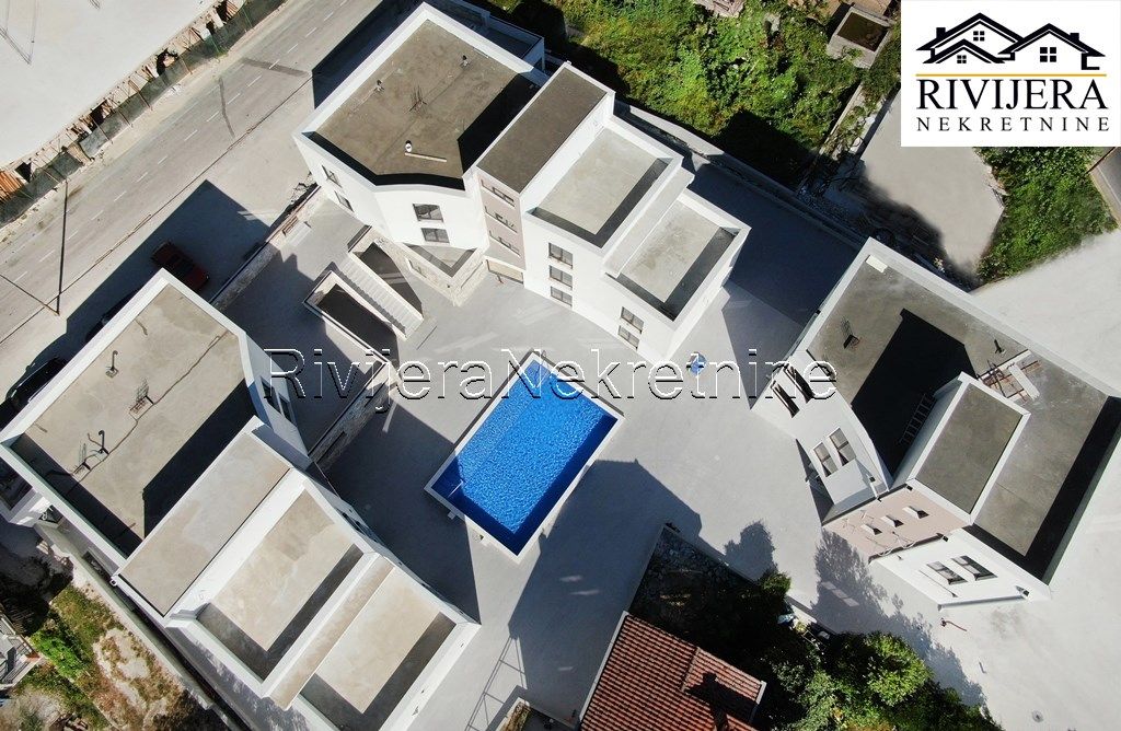Flat in Igalo, Montenegro, 56 sq.m - picture 1