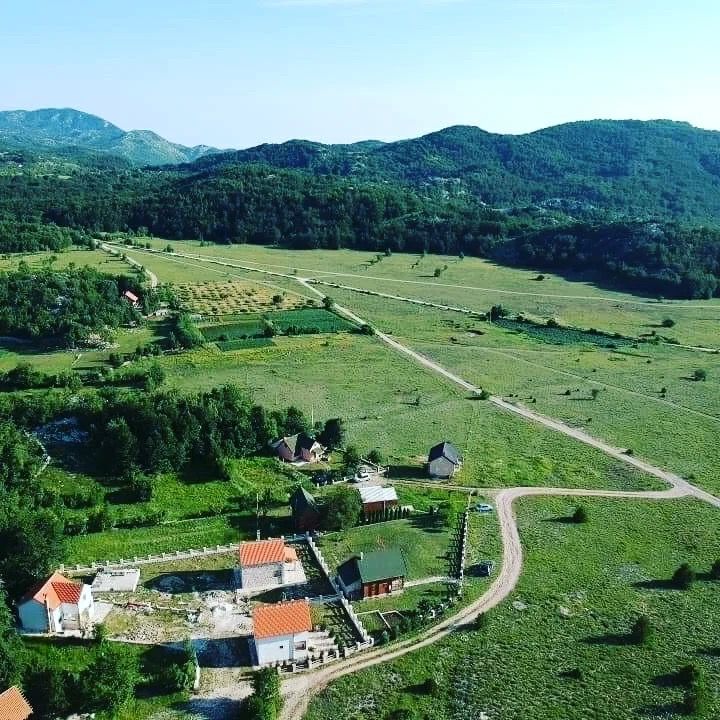 Haus in Herceg-Novi, Montenegro, 400 m2 - Foto 1