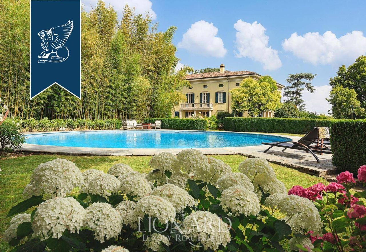 Villa in Parma, Italien, 1 000 m2 - Foto 1
