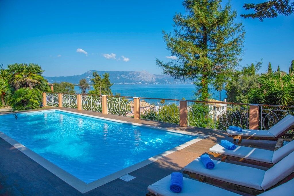 Villa in Corfu, Greece, 470 sq.m - picture 1
