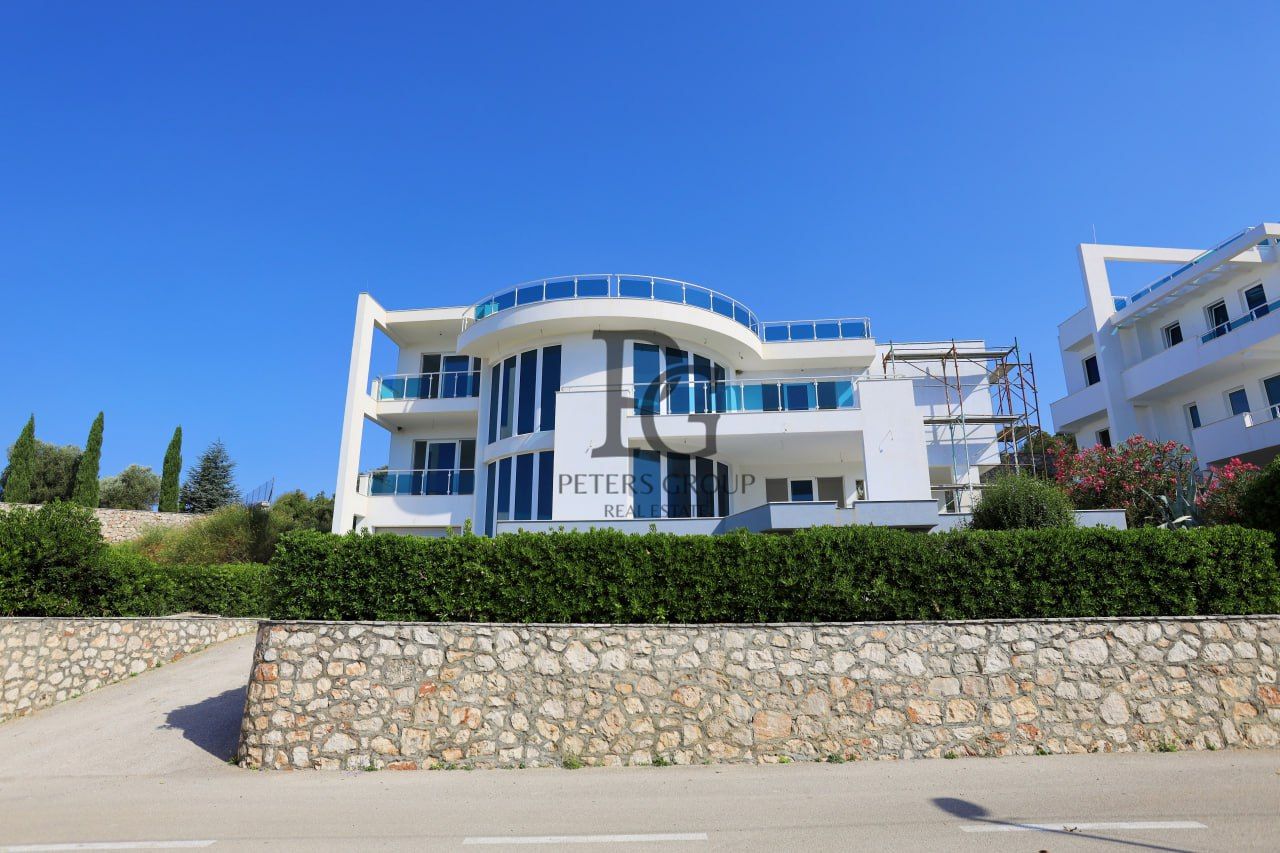 Villa in Dobra Voda, Montenegro, 319 m2 - Foto 1