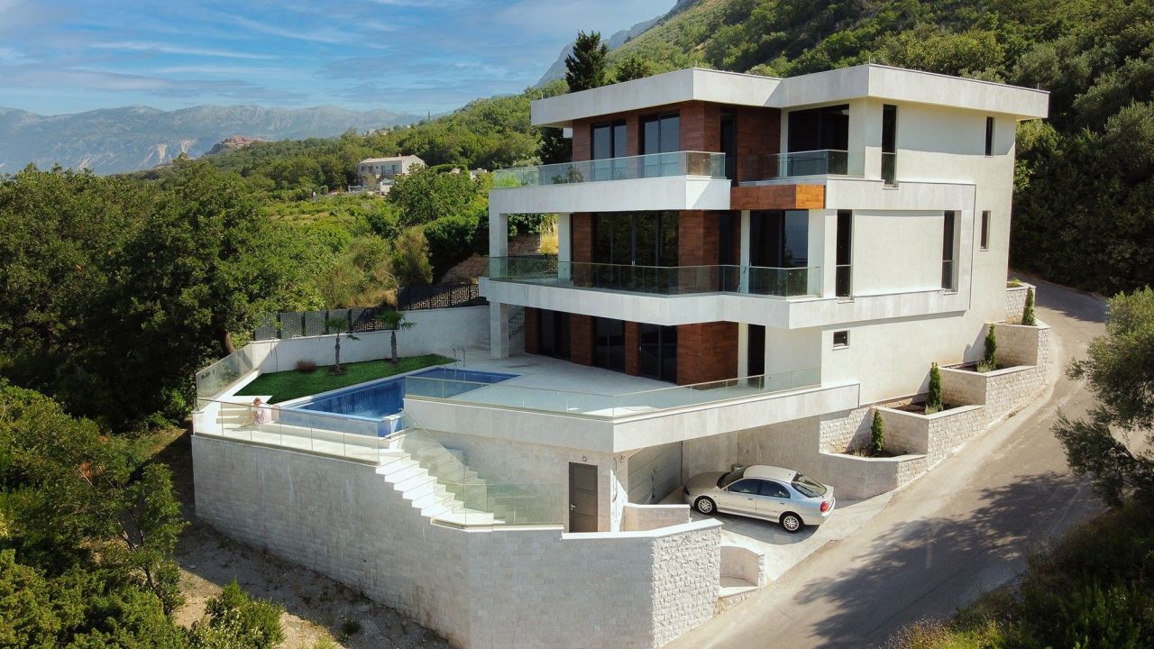 Villa à Rézévici, Monténégro, 465 m2 - image 1