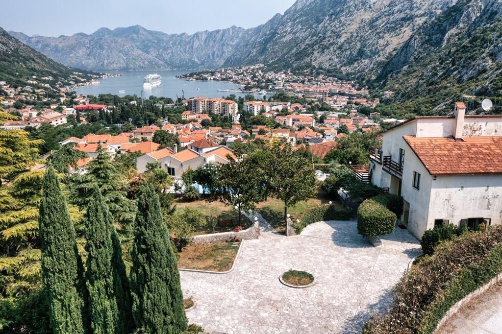 Casa en Kotor, Montenegro, 450 m2 - imagen 1