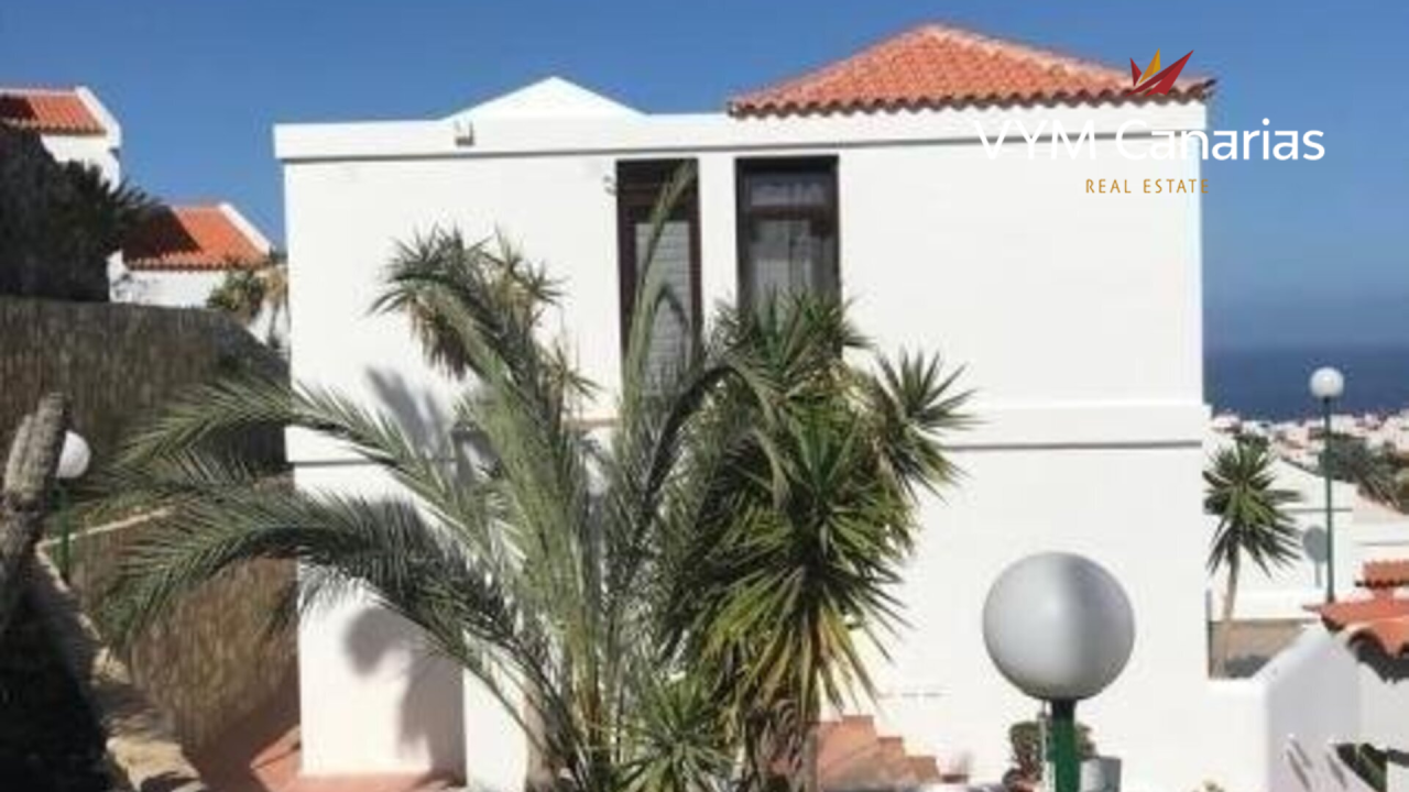 Bungalow on Tenerife, Spain, 150 sq.m - picture 1