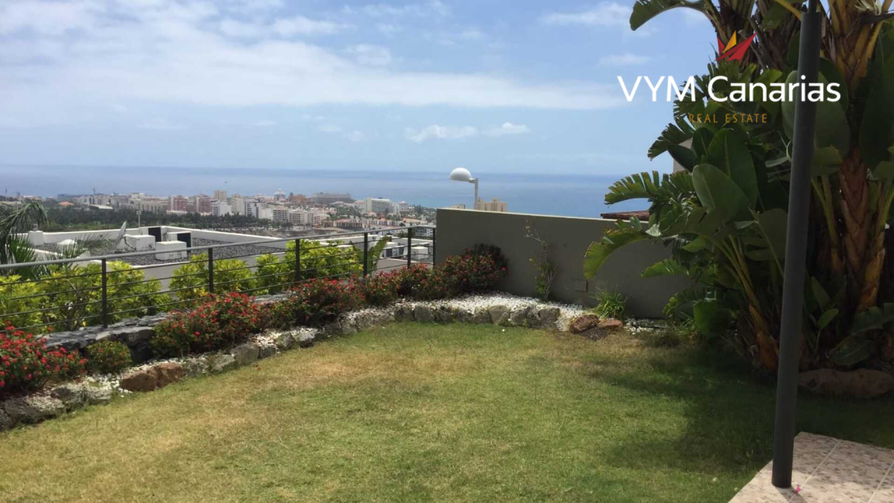 Townhouse on Tenerife, Spain, 325 sq.m - picture 1