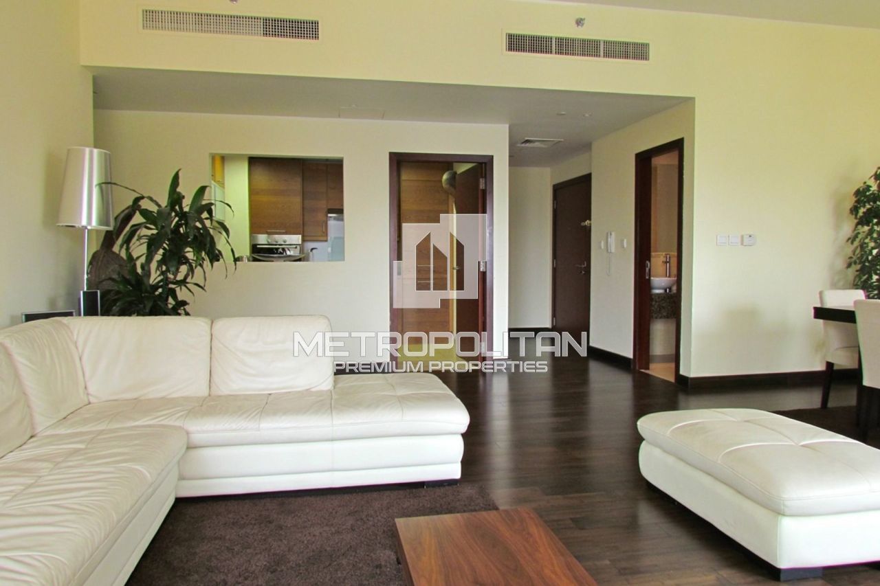 Apartamento en Dubái, EAU, 131 m2 - imagen 1