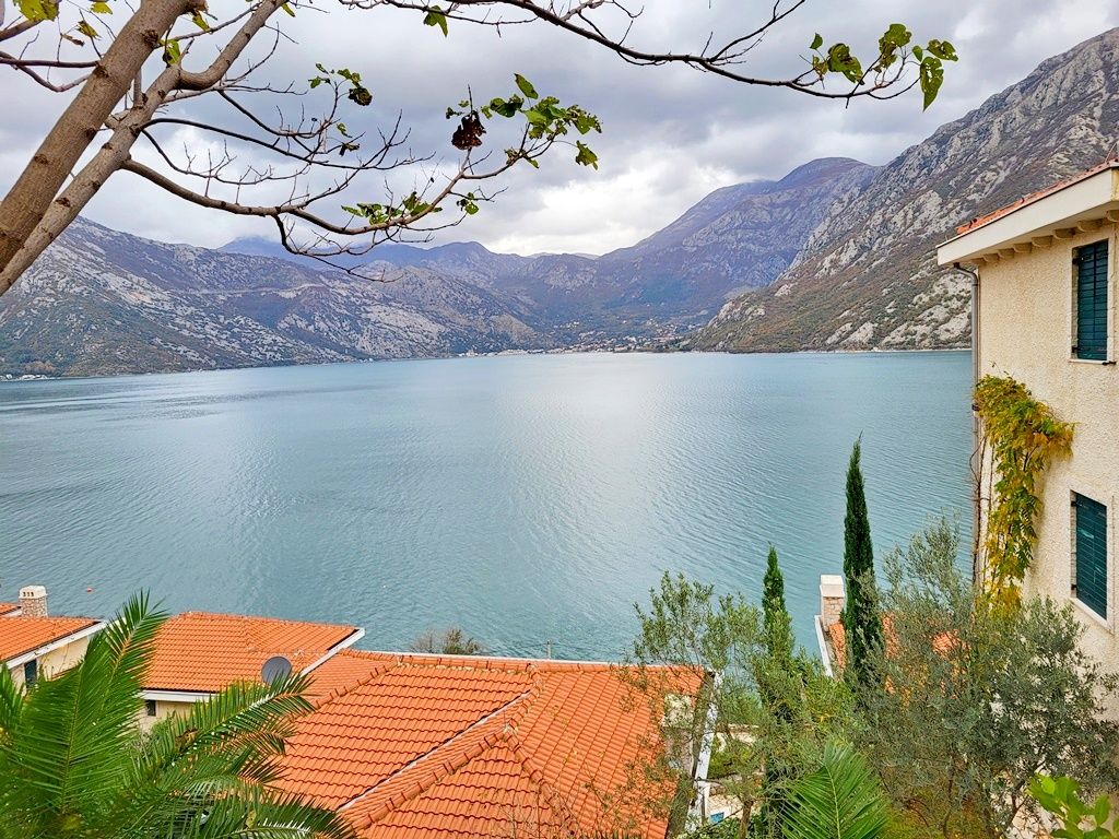 Piso en Kotor, Montenegro, 126 m2 - imagen 1