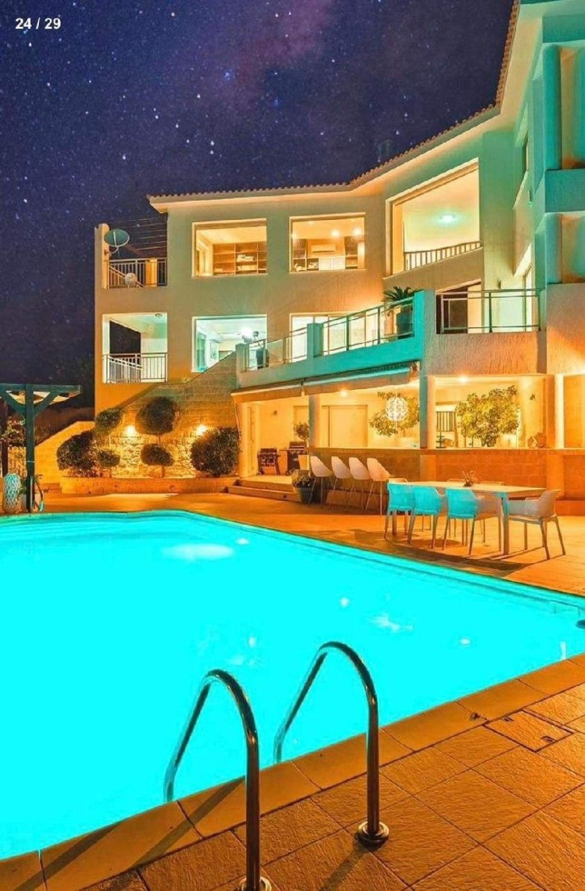 Villa en Pafos, Chipre, 800 m2 - imagen 1