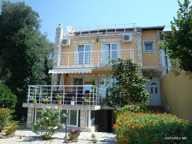 Villa in Kumbor, Montenegro, 210 sq.m - picture 1