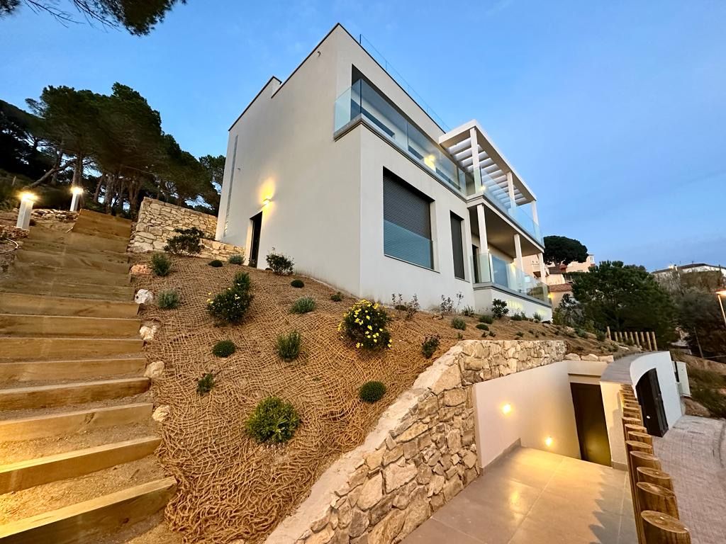Casa en Lloret de Mar, España, 387 m2 - imagen 1