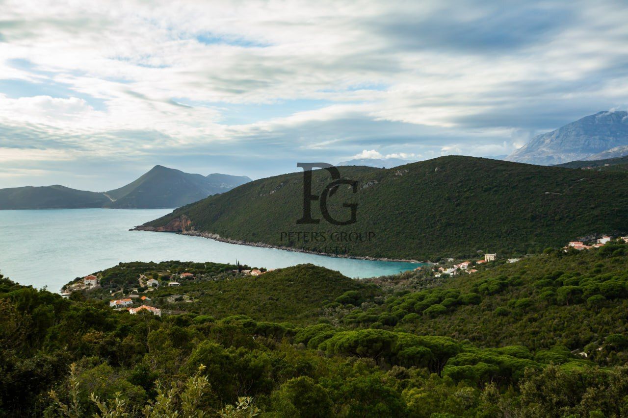 Land on Lustica peninsula, Montenegro, 897 sq.m - picture 1