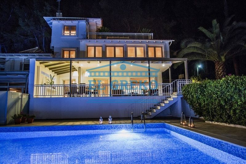 Villa in Kassandra, Greece, 300 sq.m - picture 1