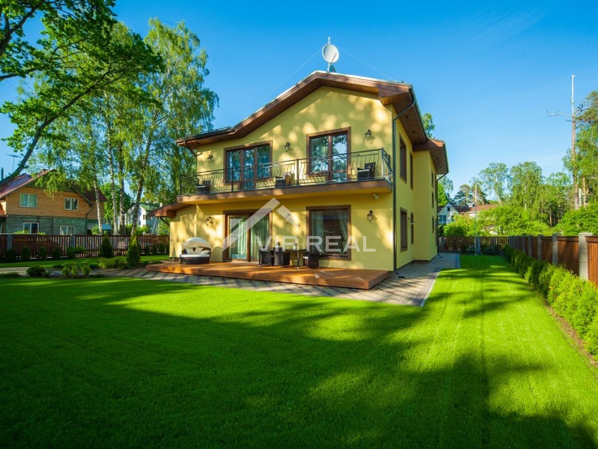 House in Jurmala, Latvia, 250 sq.m - picture 1