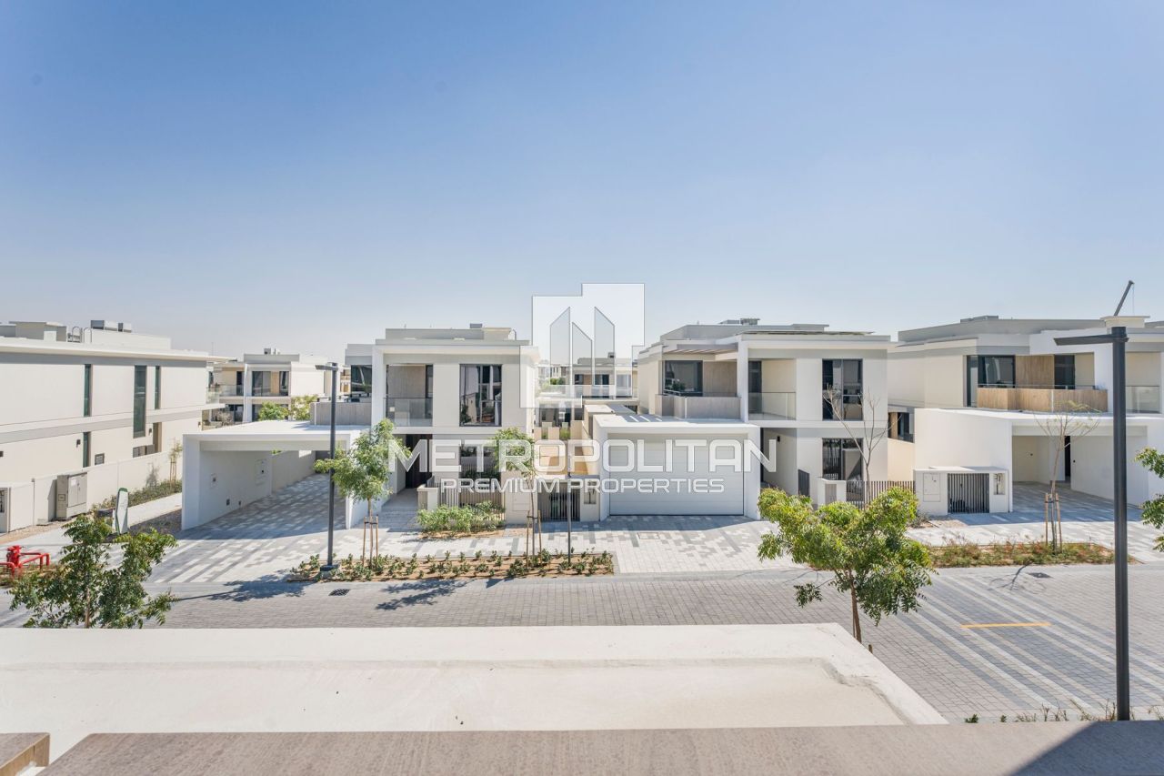 Villa en Dubái, EAU, 419 m2 - imagen 1