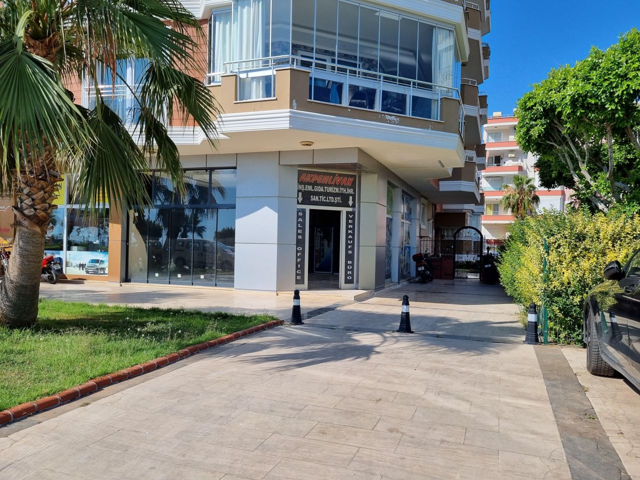 Commercial property in Alanya, Turkey, 105 sq.m - picture 1