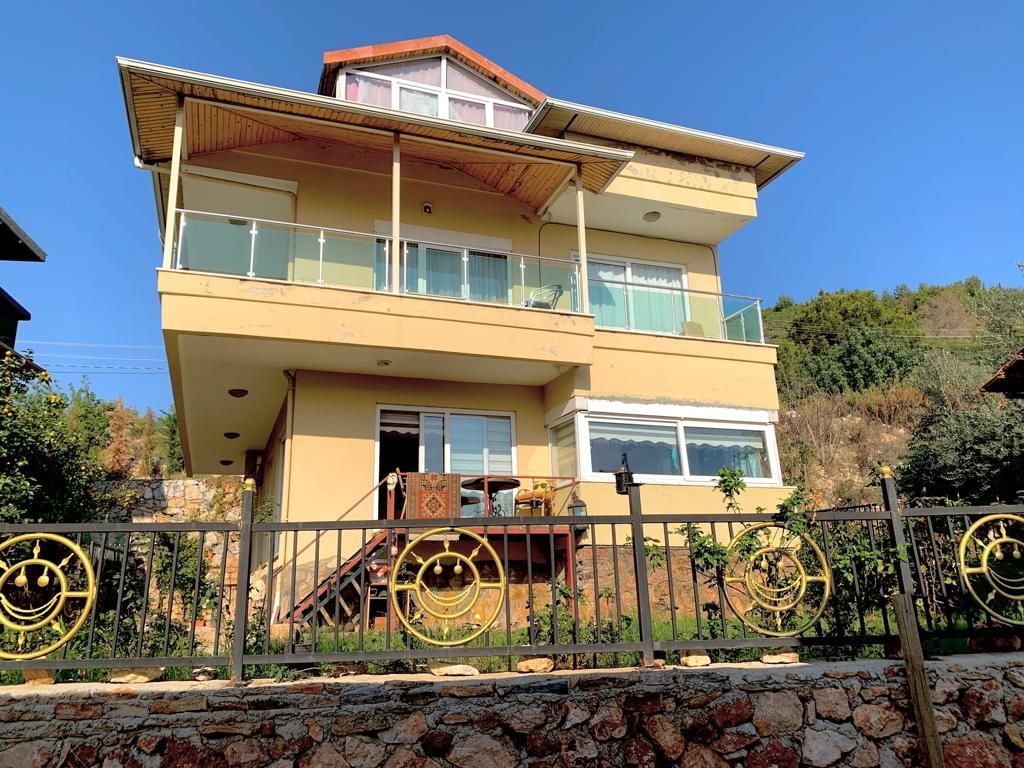 Villa in Alanya, Turkey, 290 sq.m - picture 1
