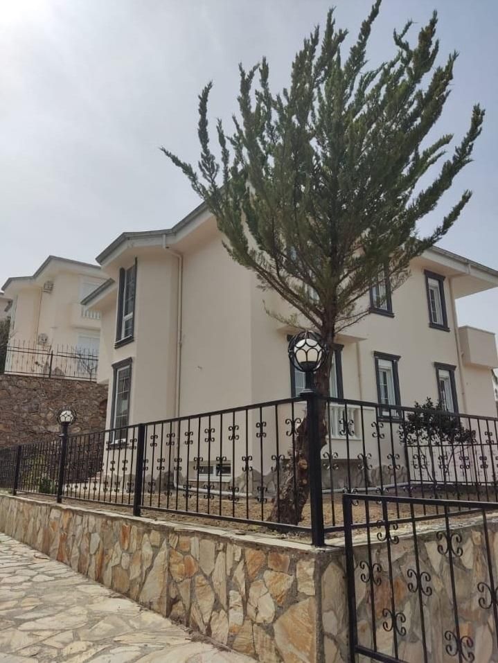 Villa in Alanya, Turkey, 290 sq.m - picture 1