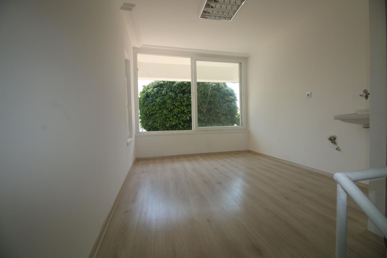 Commercial property in Alanya, Turkey, 35 sq.m - picture 1