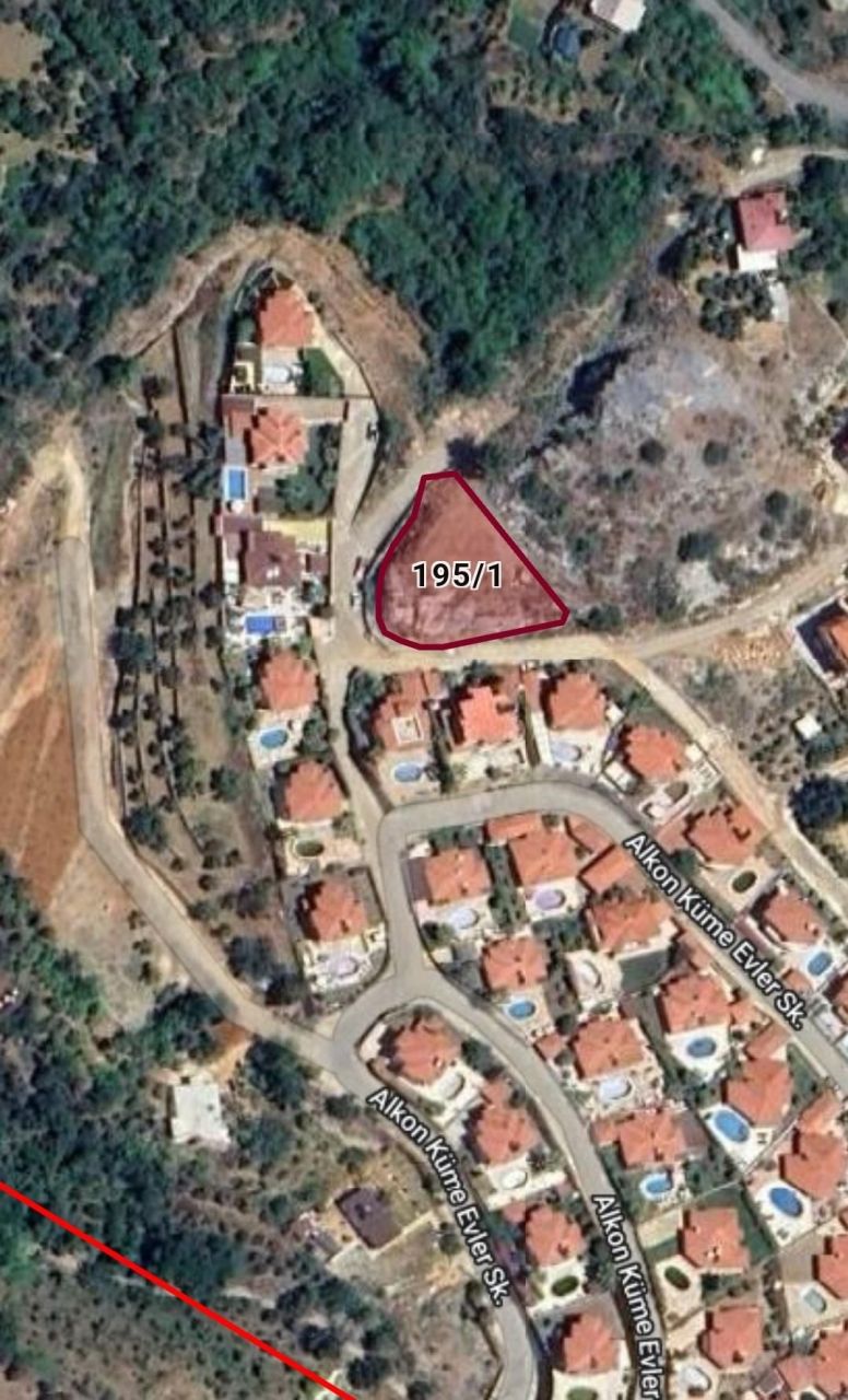 Land in Alanya, Turkey, 1 114 sq.m - picture 1