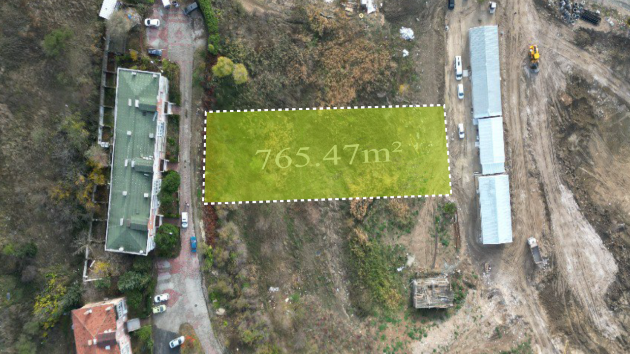 Land in Istanbul, Turkey, 765 sq.m - picture 1