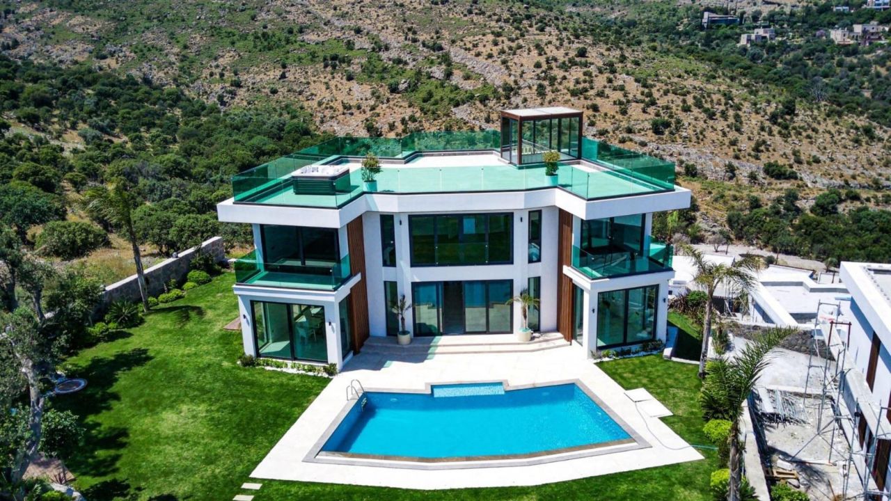 Villa à Bodrum, Turquie, 590 m2 - image 1