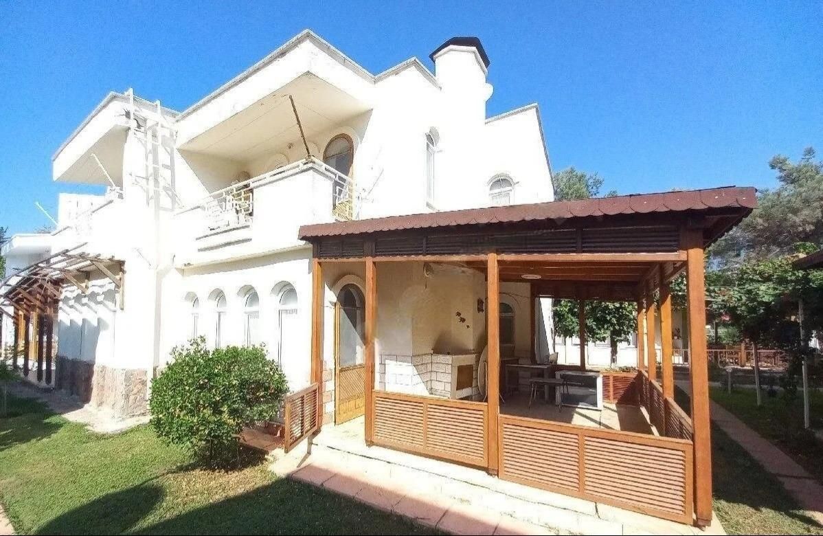 Villa in Mersin, Turkey, 150 sq.m - picture 1