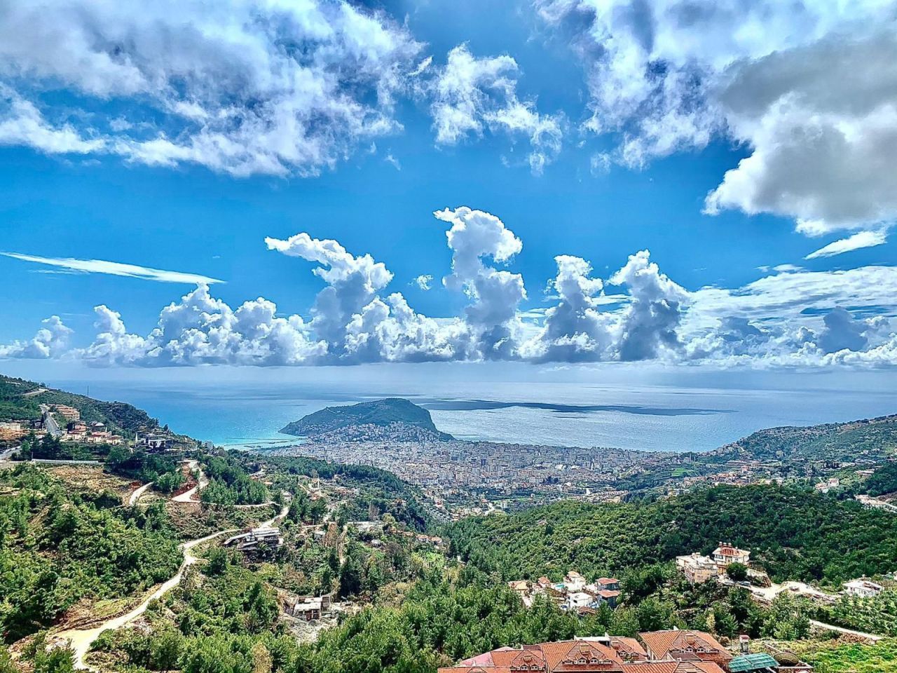 Land in Alanya, Turkey, 2 330 sq.m - picture 1