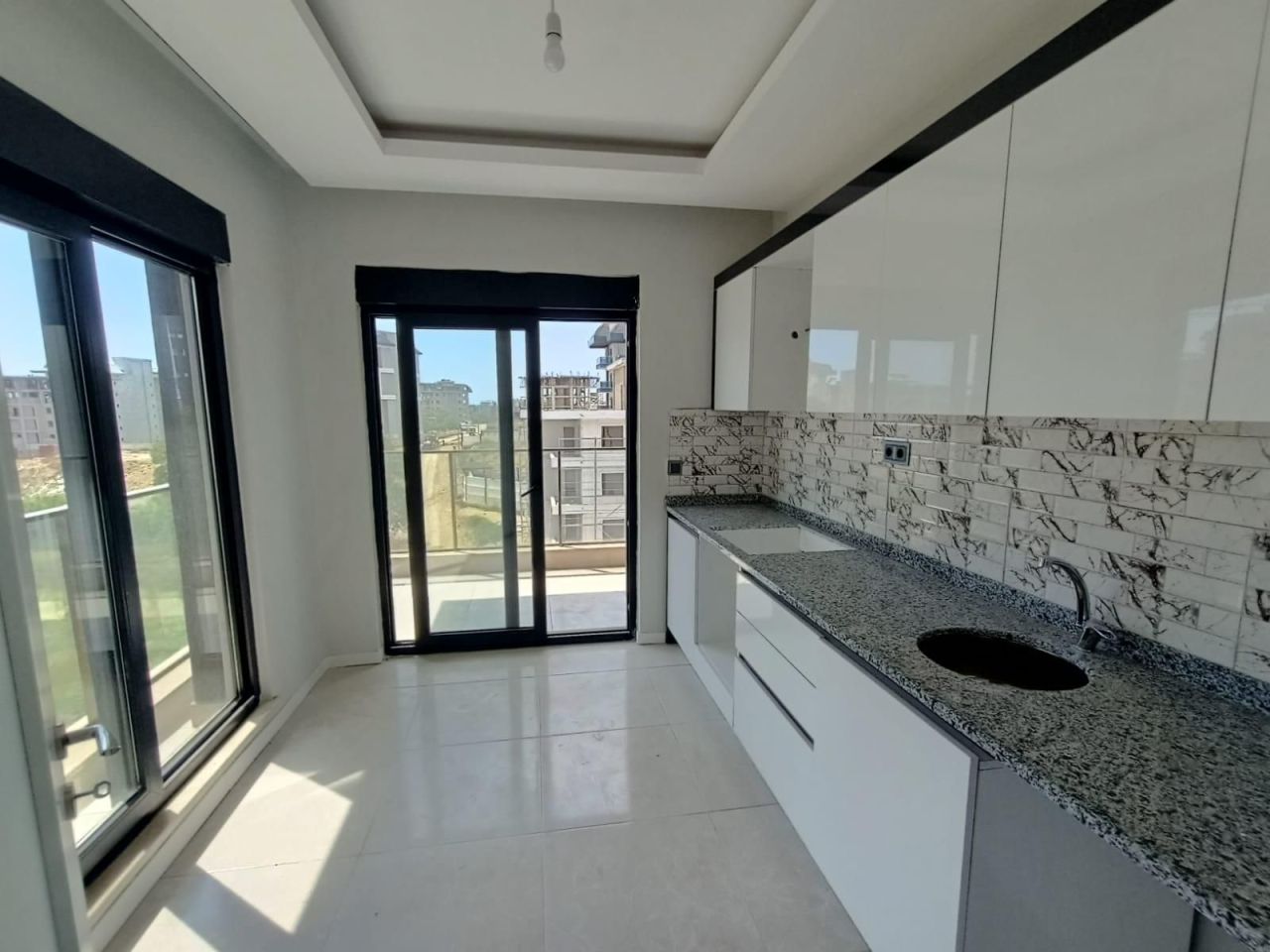 Appartement à Avsallar, Turquie, 100 m2 - image 1