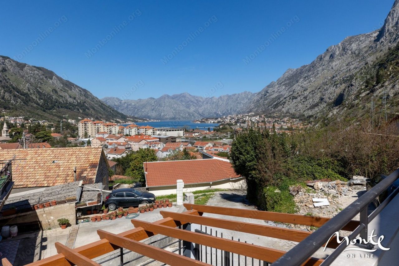 Casa en Kotor, Montenegro, 160 m2 - imagen 1