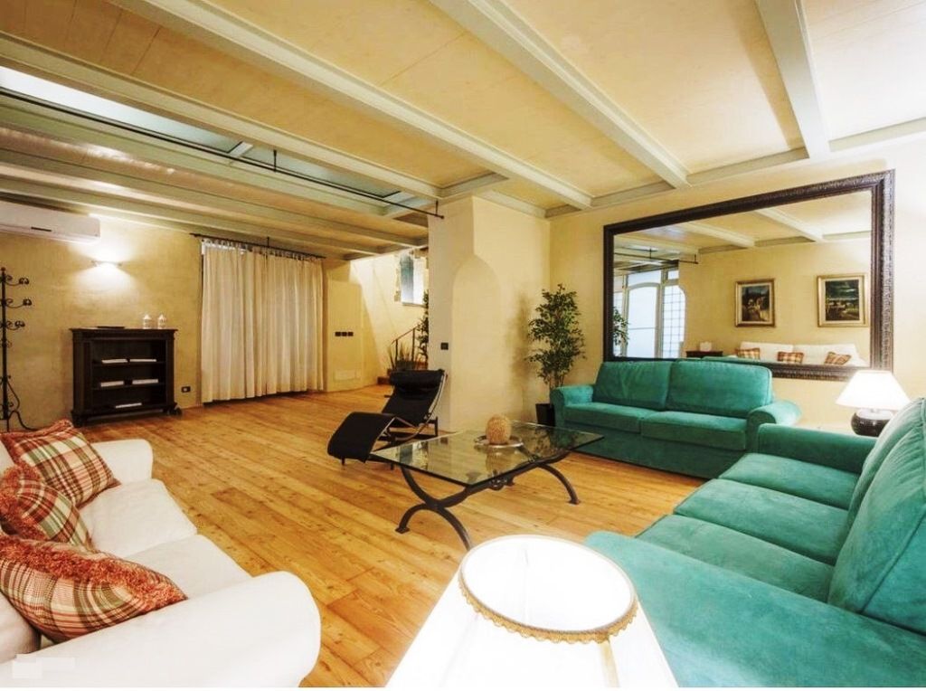 Flat in Florence, Italy, 200 sq.m - picture 1