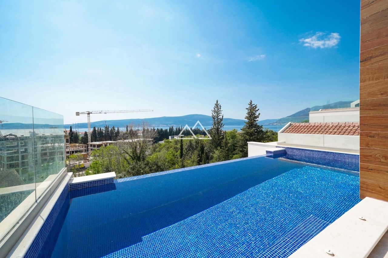 Villa en Tivat, Montenegro, 241 m2 - imagen 1