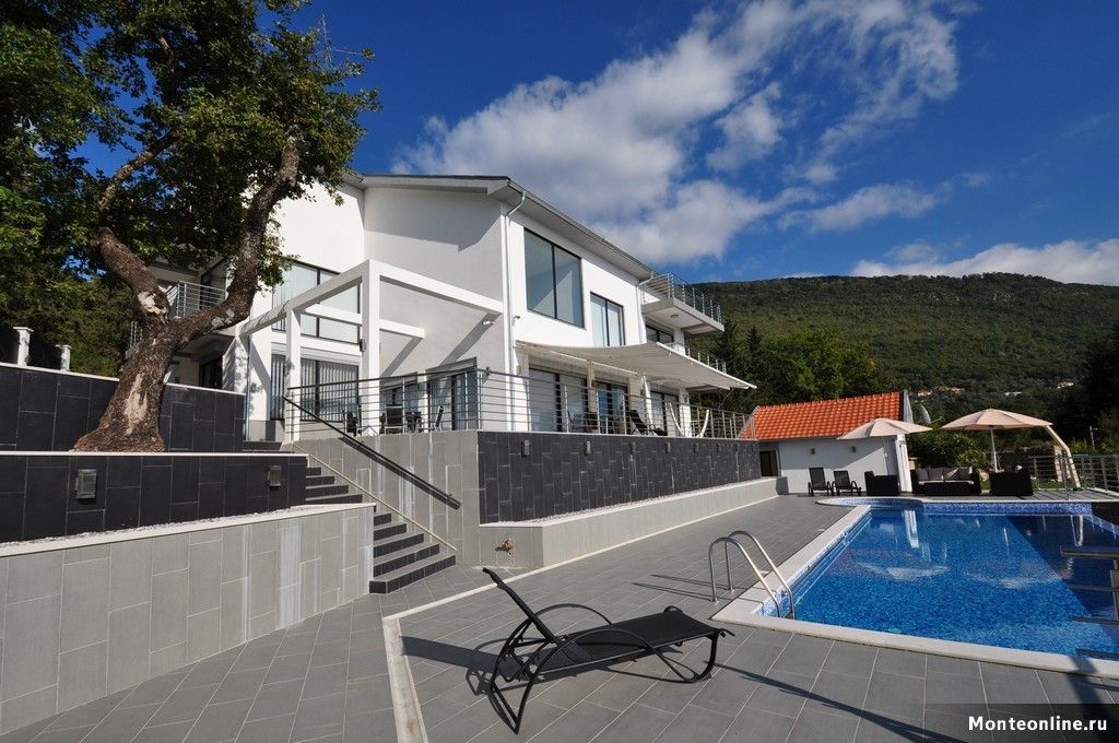 Villa in Tivat, Montenegro, 390 sq.m - picture 1