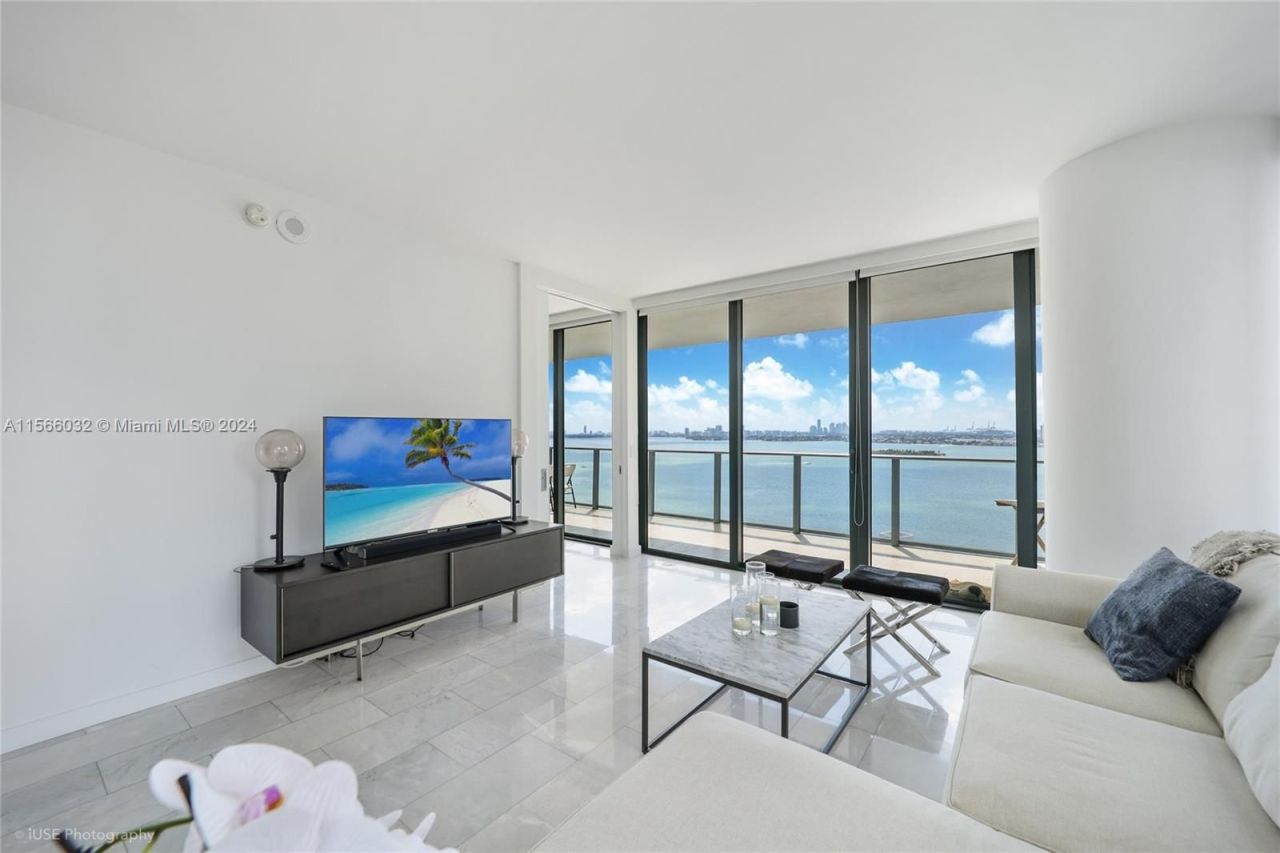 Appartement à Miami, États-Unis, 160 m2 - image 1