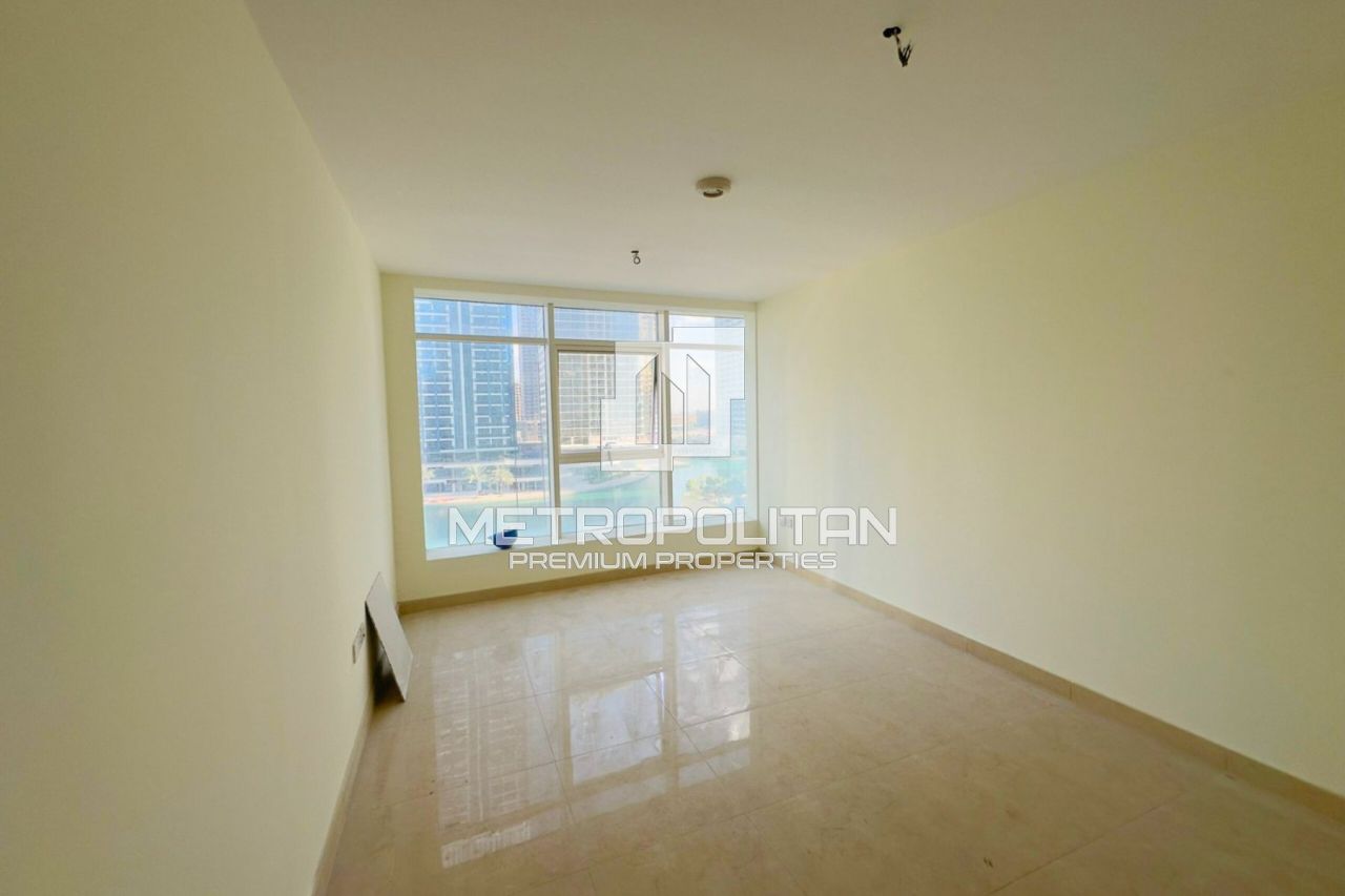 Apartment in Dubai, UAE, 59 sq.m - picture 1
