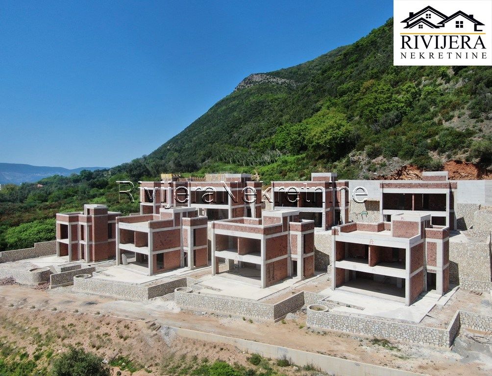 Villa en Herceg-Novi, Montenegro, 228 m2 - imagen 1