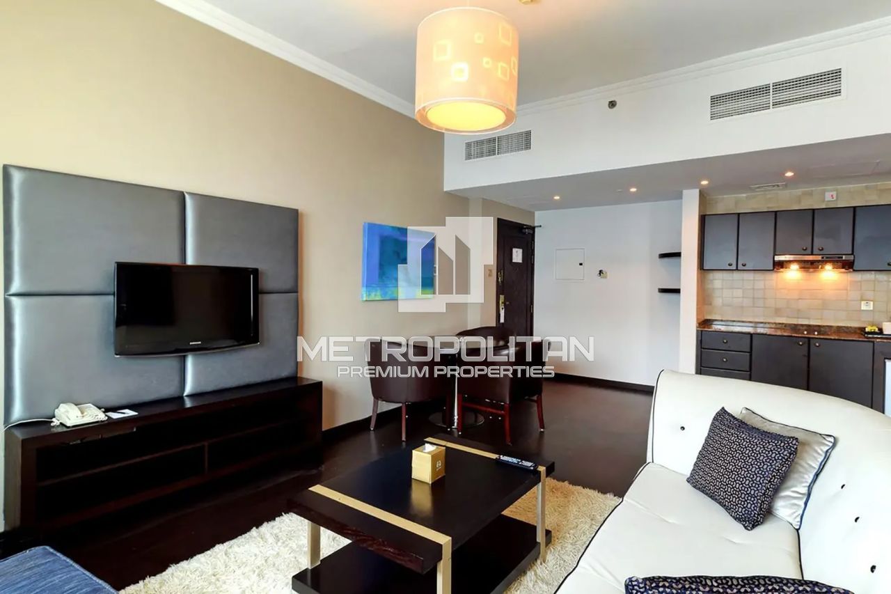 Apartment in Dubai, UAE, 51 sq.m - picture 1