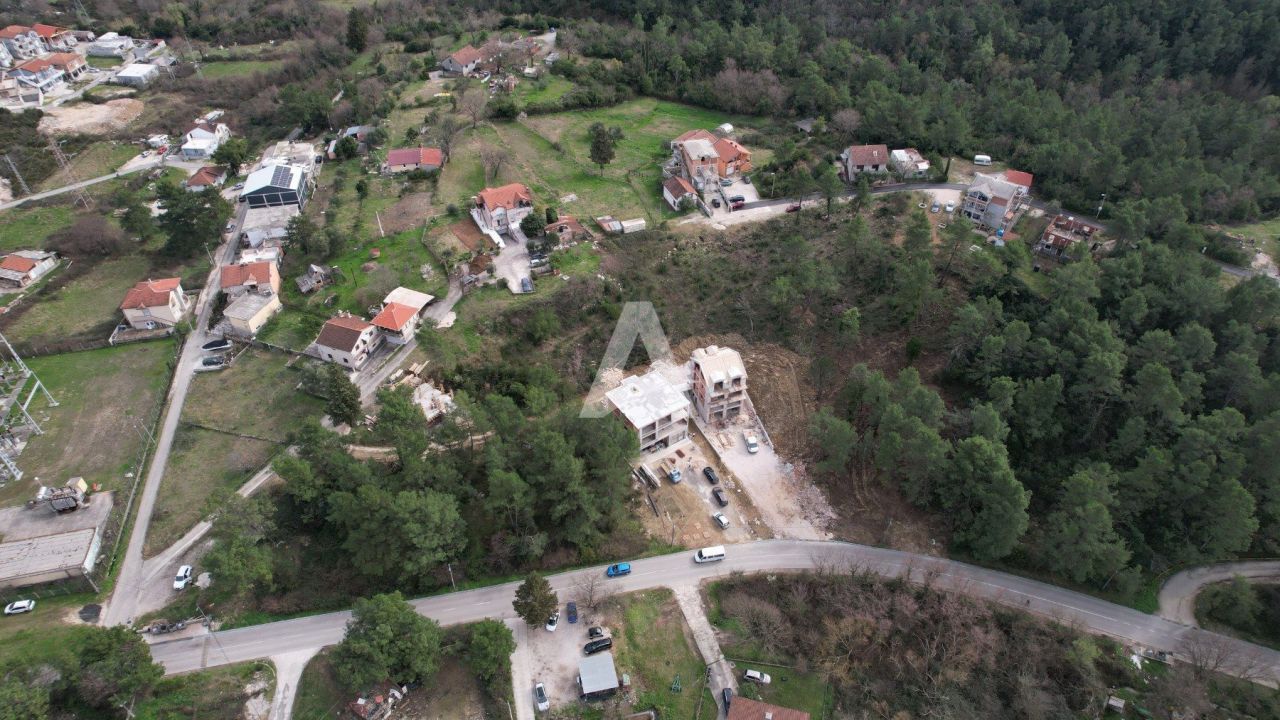 Grundstück in Tivat, Montenegro, 670 m2 - Foto 1