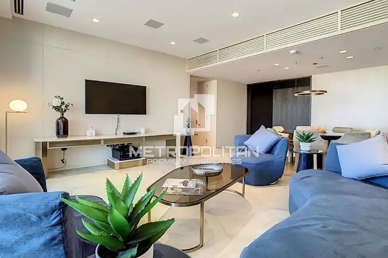 Apartment in Dubai, UAE, 207 sq.m - picture 1
