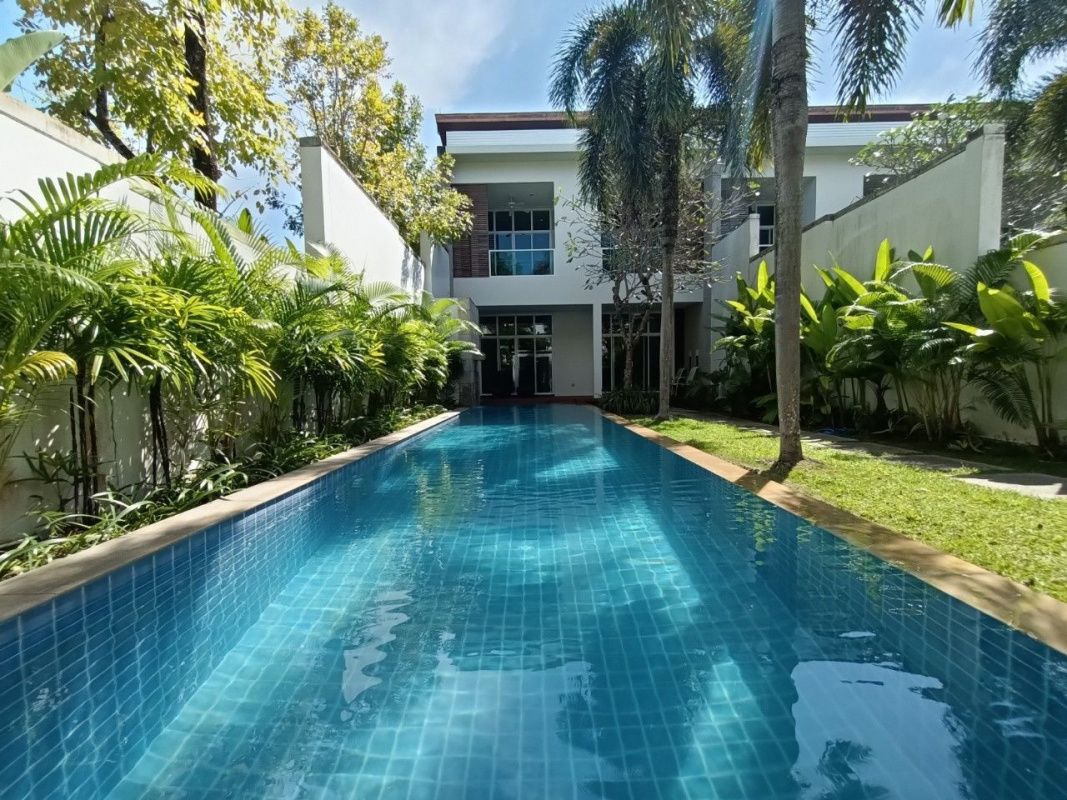 Haus in Phuket, Thailand, 254 m2 - Foto 1