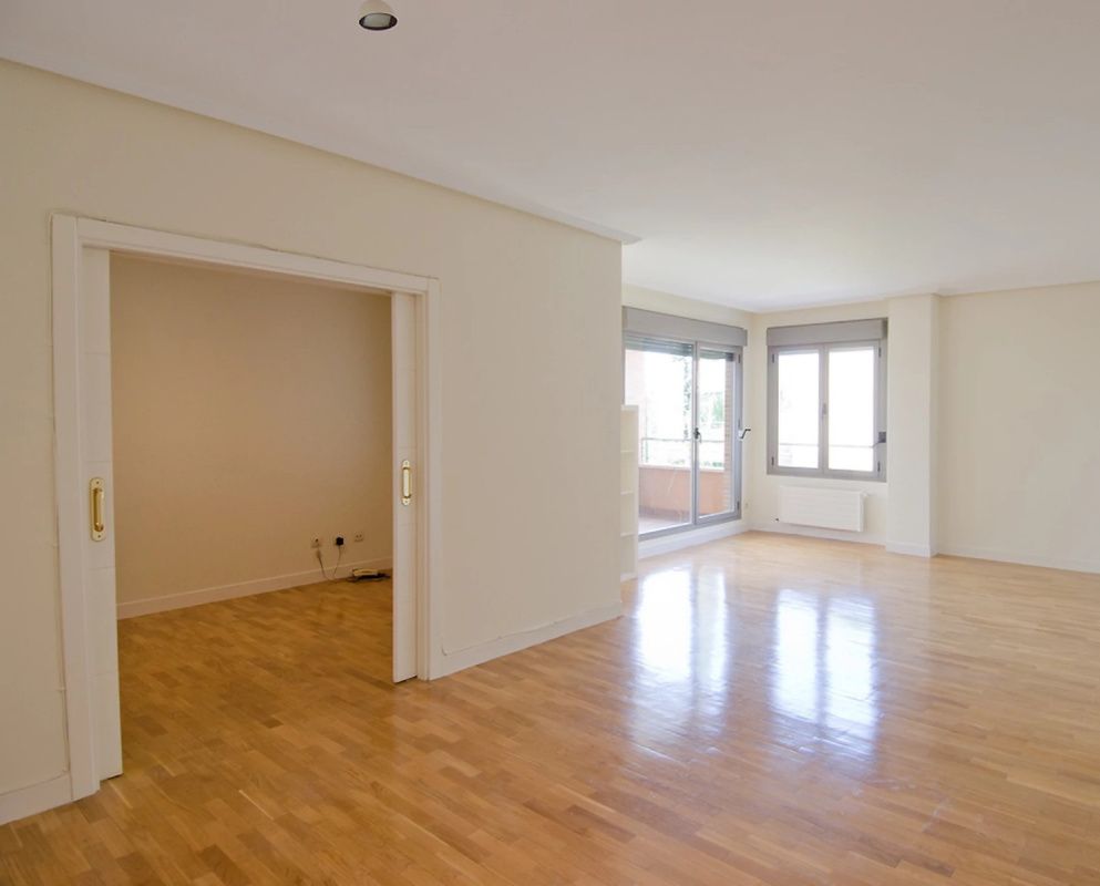 Flat in Madrid, Spain, 160 sq.m - picture 1