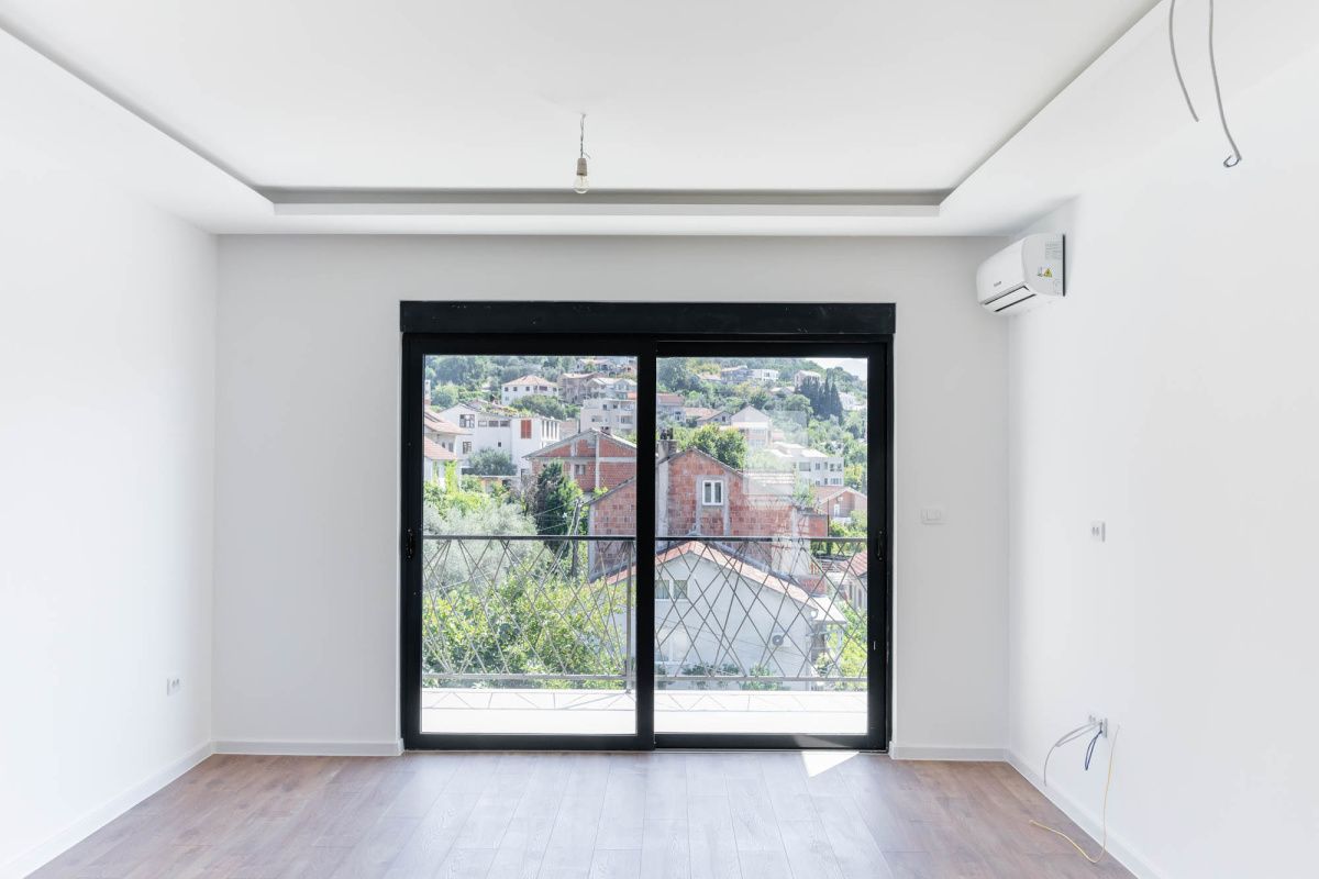 Wohnung in Tivat, Montenegro, 82 m2 - Foto 1