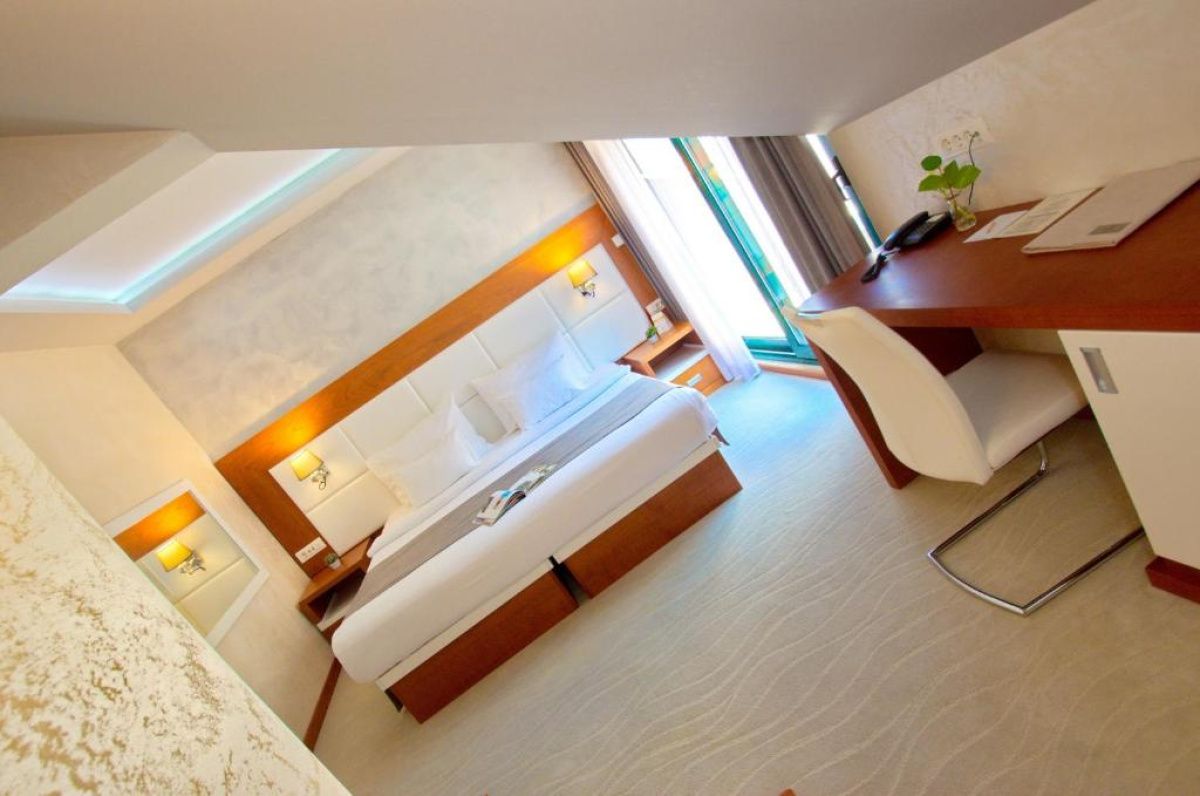 Hotel in Kotor, Montenegro, 1 205 m2 - Foto 1