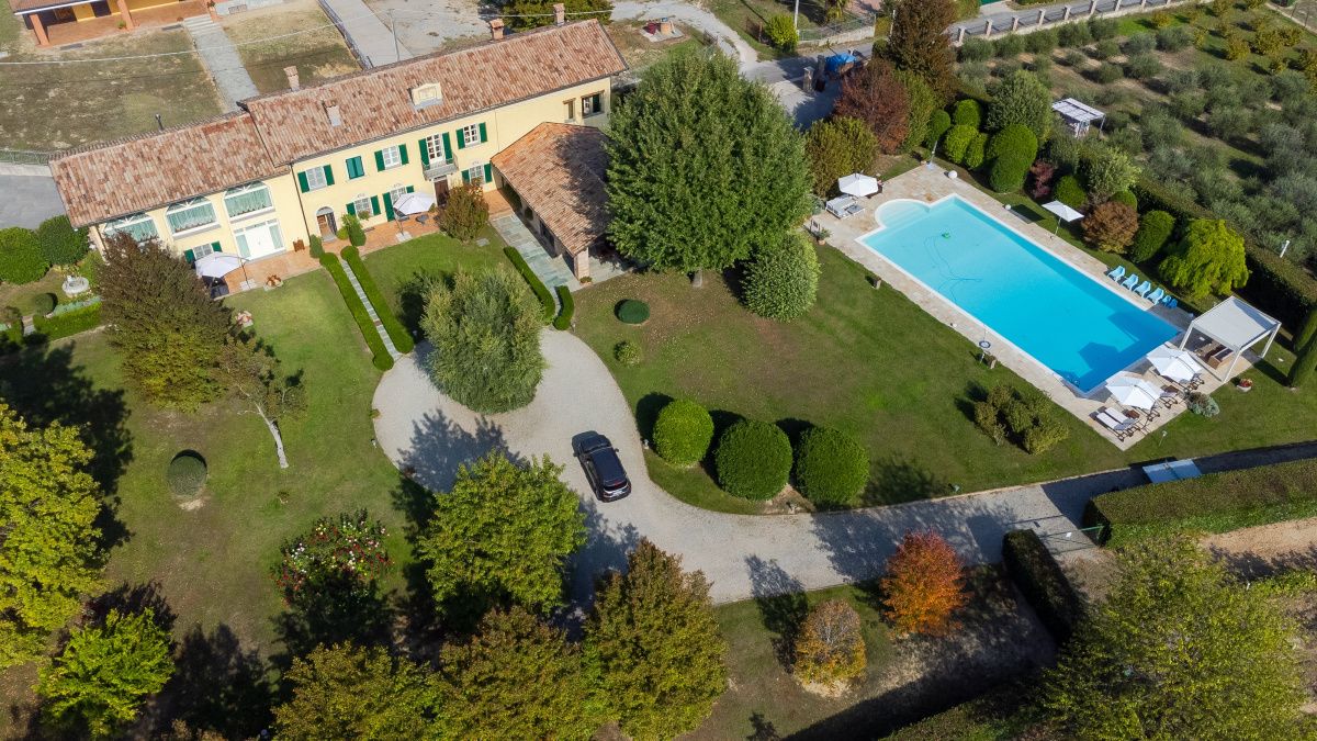 Haus in Asti, Italien, 700 m2 - Foto 1