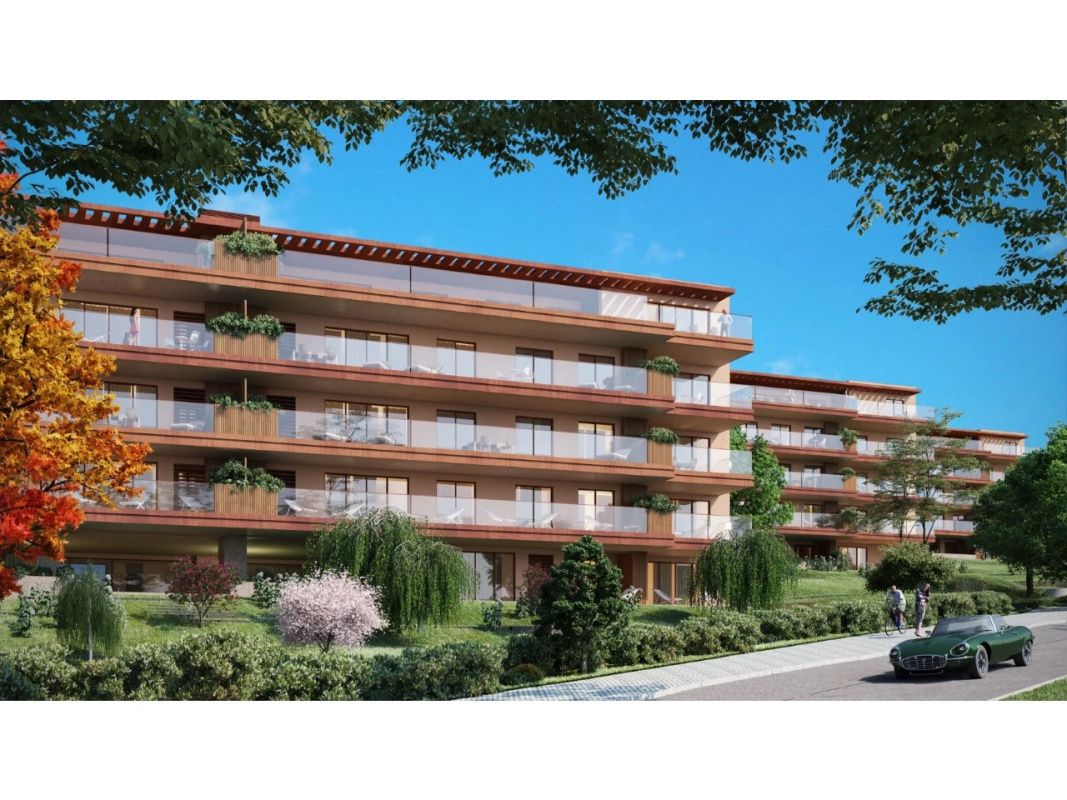 Commercial apartment building in Vila Nova de Gaia, Portugal - picture 1