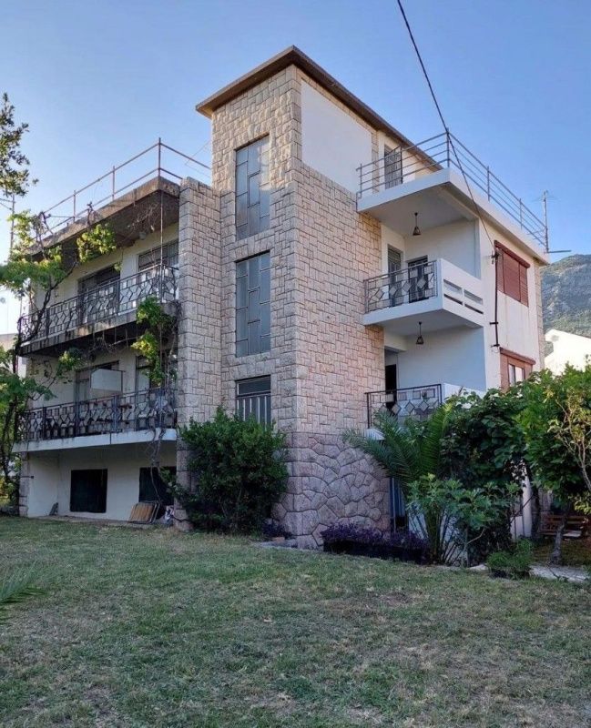 House in Susanj, Montenegro, 300 sq.m - picture 1