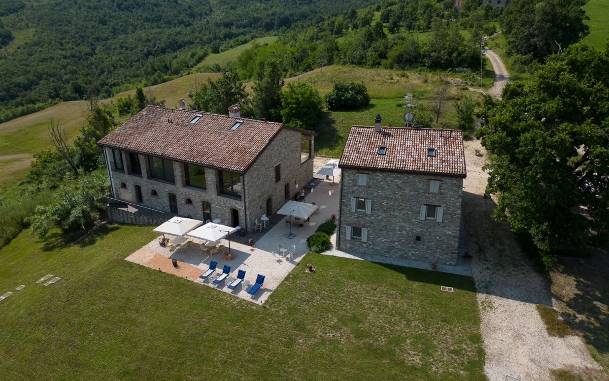 Manor in Modena, Italy, 1 000 sq.m - picture 1